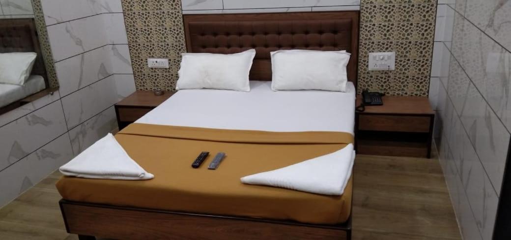 Hotel Royal Residency Мумбаи Экстерьер фото