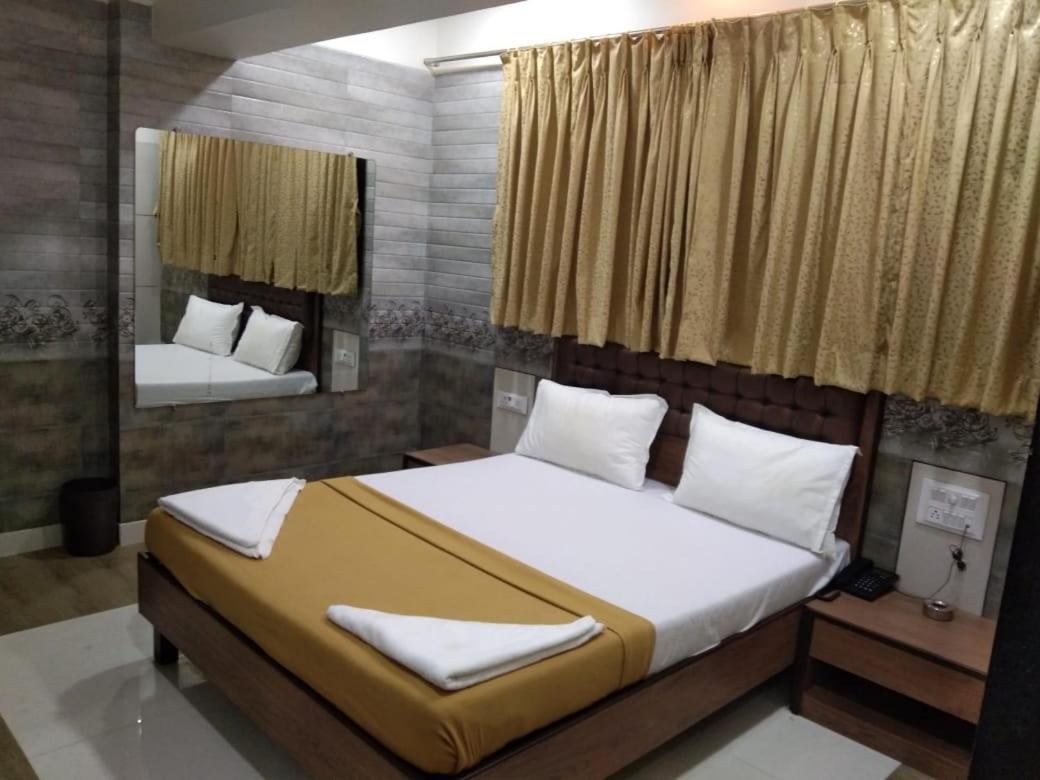 Hotel Royal Residency Мумбаи Экстерьер фото