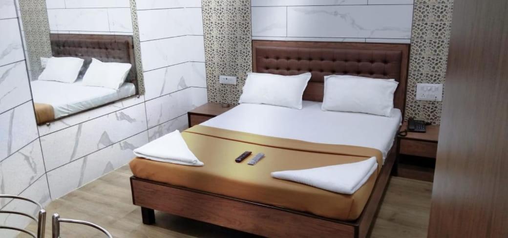 Hotel Royal Residency Мумбаи Экстерьер фото